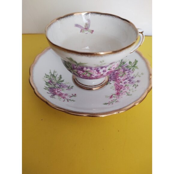 Rosina Tea cup and Saucer, Floral Bouquet with bird, Gold Accents England - Picture 4 of 15
